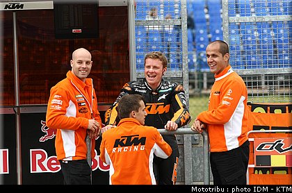 idm_004sachsenring_sbk_nebel_2.jpg