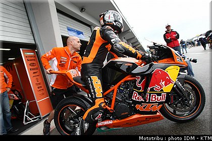 idm_004sachsenring_sbk_nebel_4.jpg