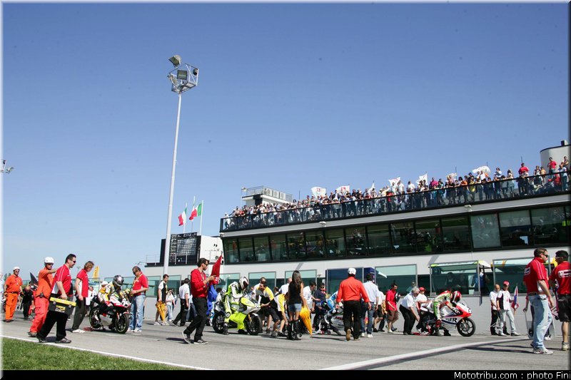 civ_125gp_013_2011_misano