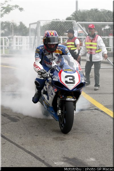 0122_paddock_macao2002_027