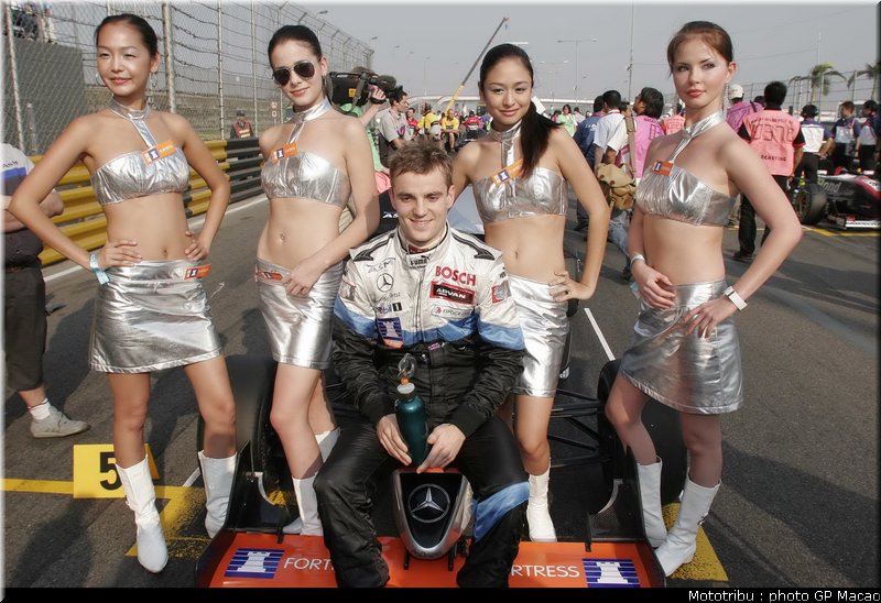0106_pitbabes_macao2004_020