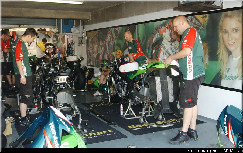 077_macao_paddock2006_3