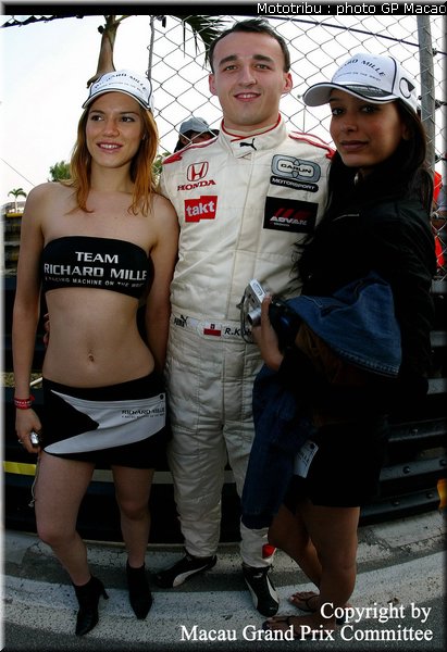pitbabes_macao2005_019