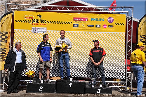 099_podiums_09.jpg