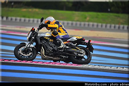 mototour_2009_circuit_paul_ricard_042.JPG