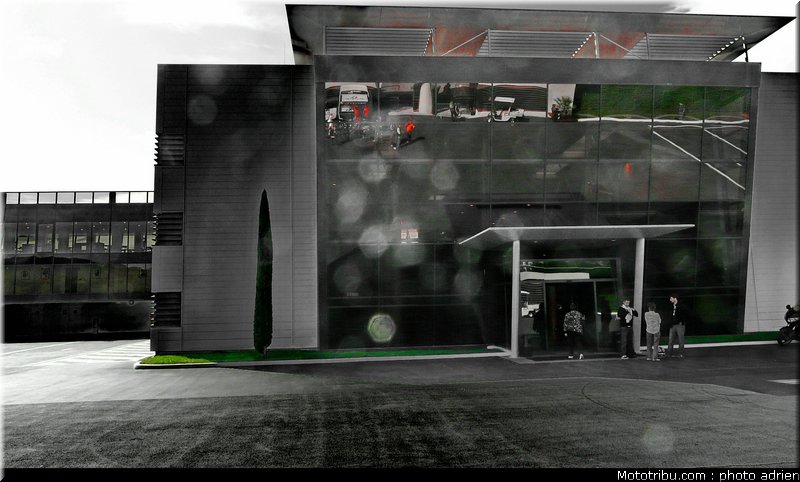 moto_tour_2009_paul_ricard_parking_0018