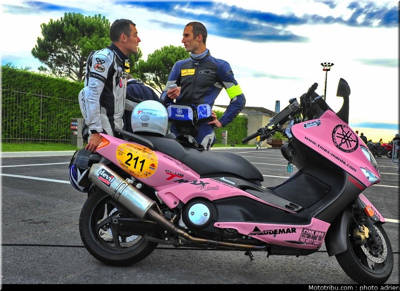moto_tour_2009_paul_ricard_parking_0075