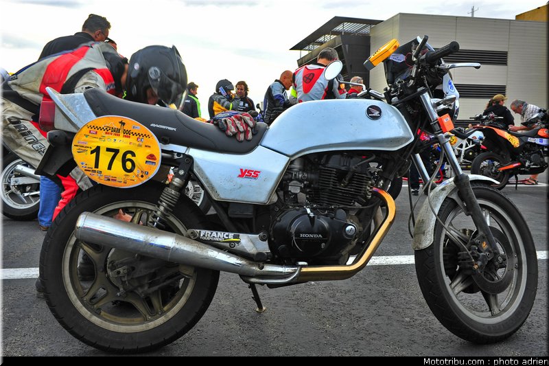 moto_tour_2009_paul_ricard_parking_0079