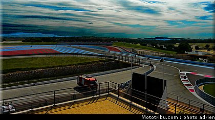 moto_tour_2009_paul_ricard_parking_0016.JPG