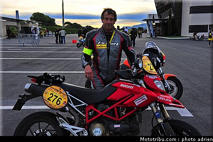 moto_tour_2009_paul_ricard_parking_0030.JPG