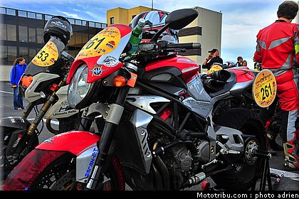 moto_tour_2009_paul_ricard_parking_0065.JPG