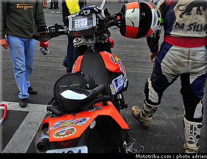 moto_tour_2009_paul_ricard_parking_0084.JPG