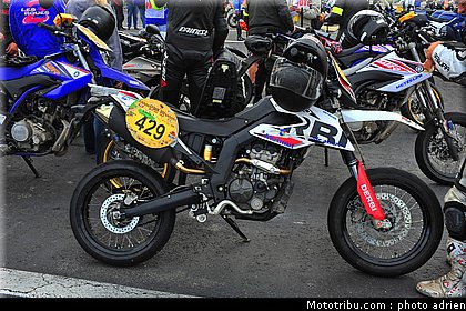 moto_tour_2009_paul_ricard_parking_0085.JPG
