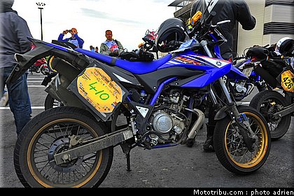 moto_tour_2009_paul_ricard_parking_0086.JPG
