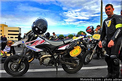 moto_tour_2009_paul_ricard_parking_0089.JPG