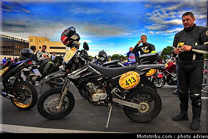 moto_tour_2009_paul_ricard_parking_0090.JPG