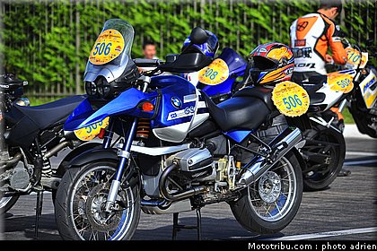 moto_tour_2009_paul_ricard_parking_0095.JPG