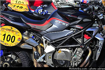 moto_tour_2009_paul_ricard_parking_0099.JPG