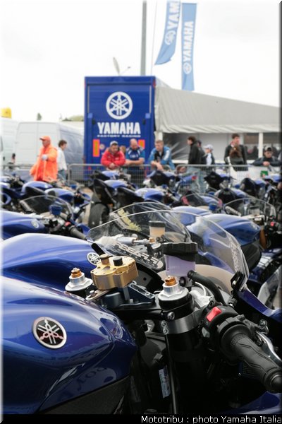 paddock_003_rseries_misano2009_1