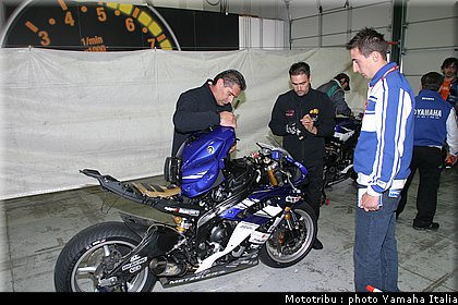 paddock_002_rseries_misano2009_1.jpg