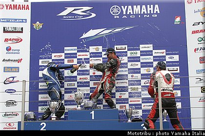podium_3_rseries_cup_vallelunga2009.jpg