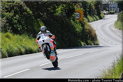 mcguinness_001_tourist_trophy_2011.jpg