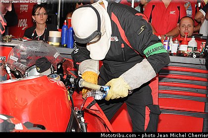 0018_pompiers_008_endurance_2012_france_24h_du_mans.jpg