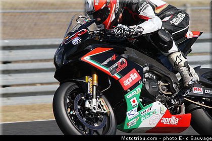 0006_aprilia_le_mans_2_roues_001_endurance_2012_france_24h_du_mans.jpg
