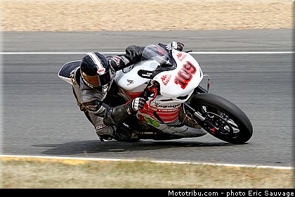 cognage_109_03_endurance_2012_essais_pre_le_mans_sauvage_mototribu.jpg