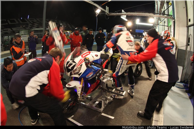 honda_tt_legends_17_endurance_2012_france_bol_dor
