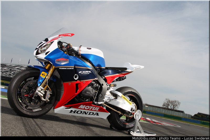 honda_tt_legends_24_endurance_2012_france_bol_dor