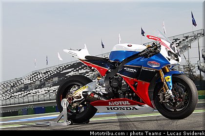 honda_tt_legends_21_endurance_2012_france_bol_dor.jpg