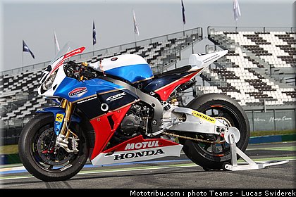 honda_tt_legends_22_endurance_2012_france_bol_dor.jpg