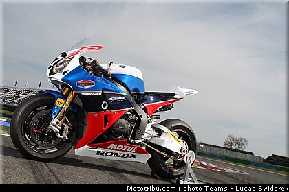 honda_tt_legends_24_endurance_2012_france_bol_dor.jpg