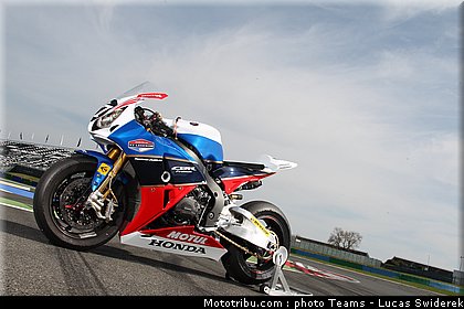 honda_tt_legends_38_endurance_2012_france_bol_dor.jpg