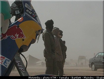 bivouac_zouerat_dakar2005.jpg