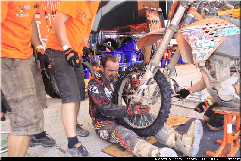 isde_2010_paddock_5