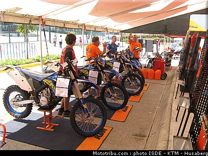 isde_2010_ktm_husaberg_02.jpg