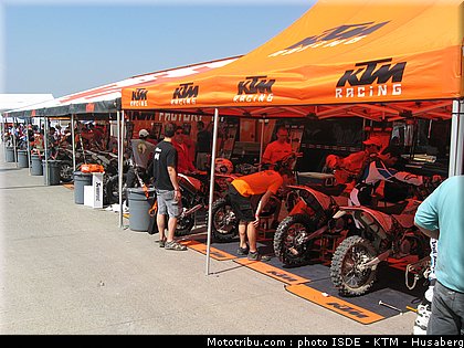 isde_2010_ktm_husaberg_09.jpg