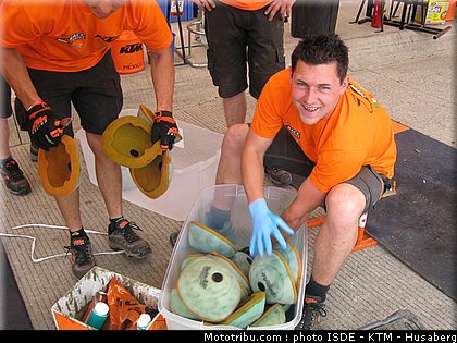isde_2010_ktm_husaberg_24.jpg