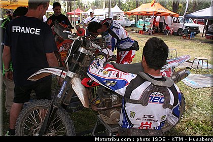 isde_2010_paddock_france.JPG
