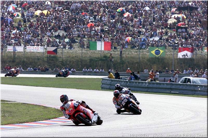 0004yamaha-abe2001_04