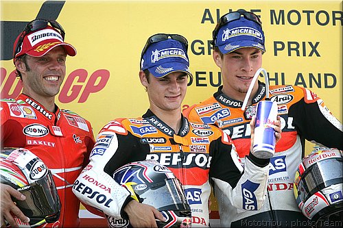 00podium.jpg