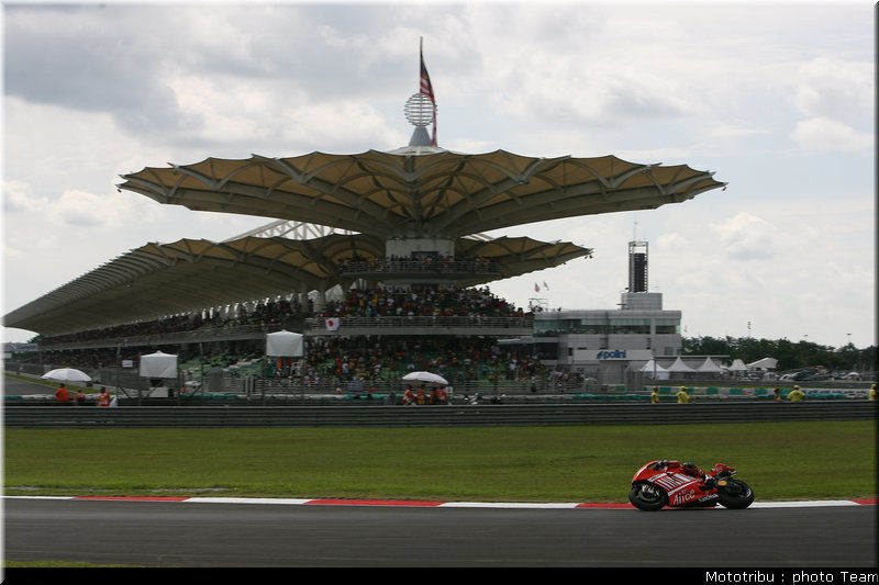 motogp_stoner_11