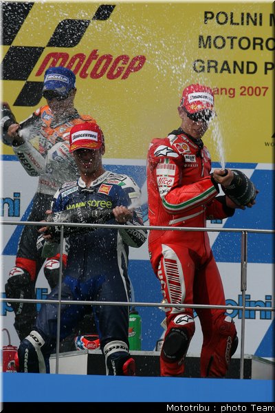motogp_stoner_15