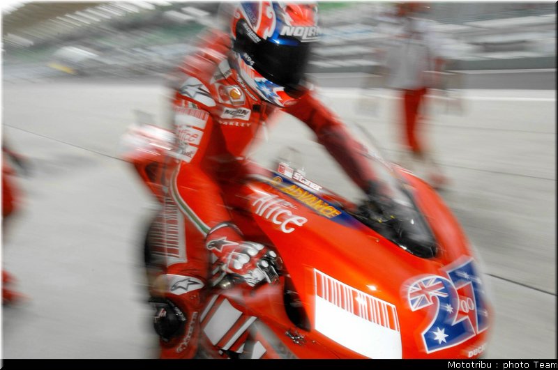 motogp_stoner_24