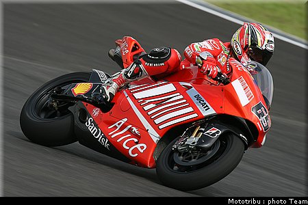 motogp_capirossi_8.jpg