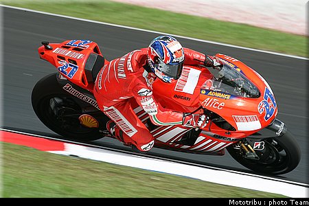 motogp_stoner_04.jpg