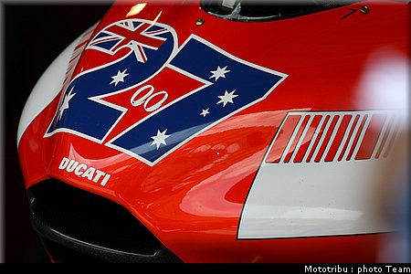 motogp_stoner_10.jpg