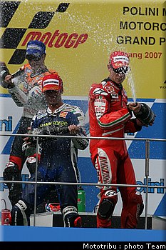 motogp_stoner_15.jpg